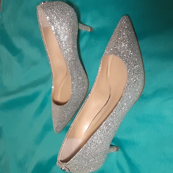 Michael Michael KORS SILVER SPARKLE HEELS, SIZE 5.1/2 - Picture 2 of 7